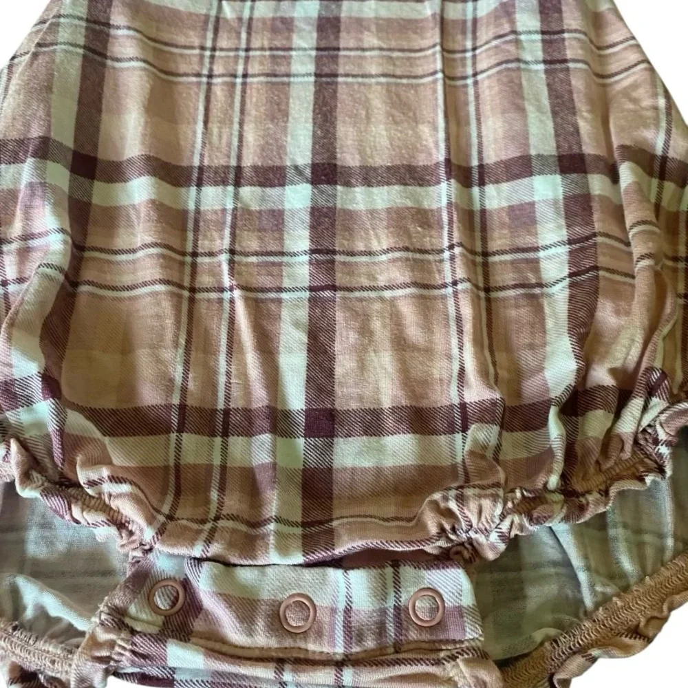 Posh Peanut Plaid Ruffle Sleeve Baby Romper 6-12 months